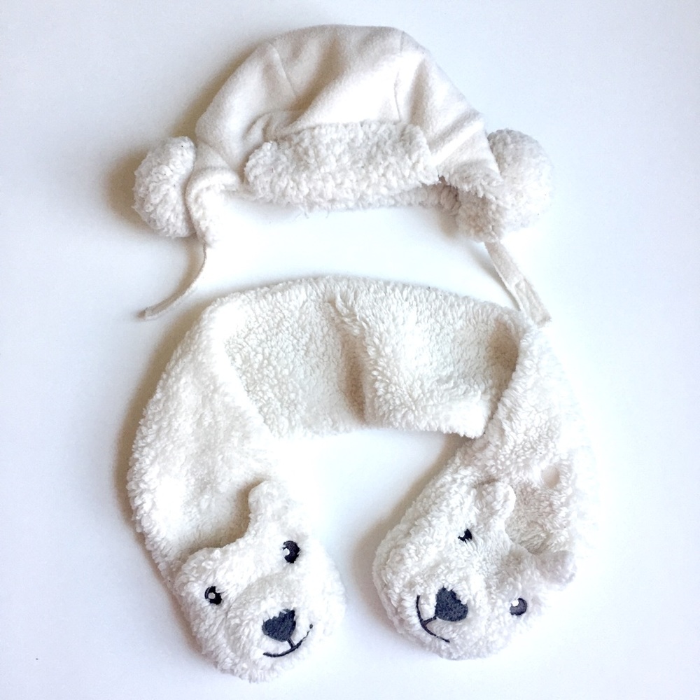 GAP 2 pc White Hat & Scarf Baby Girl Set